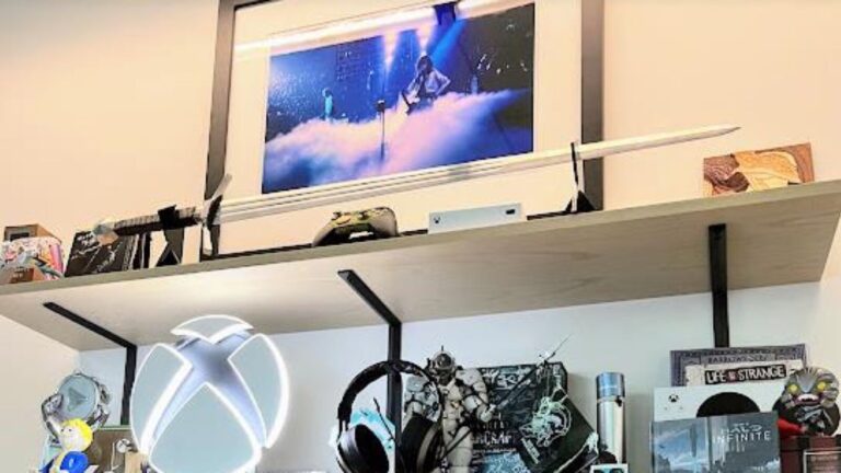 Los fanáticos creen que el estante de Phil Spencer está provocando la caja de transmisión de Xbox Game Pass