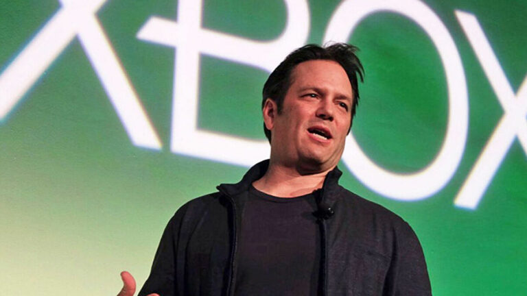 El jefe de Xbox, Phil Spencer, dice que Sony quiere «crecer haciendo que Xbox sea más pequeña»